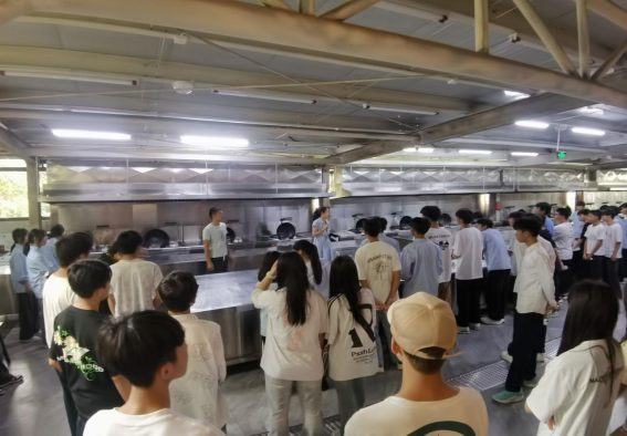 贵定县中等职业学校到英超开展中高职贯通调研交流