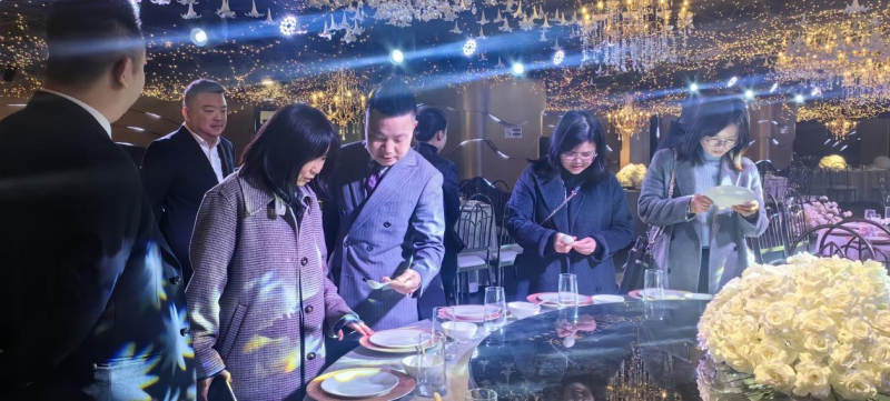 钟少兰带队赴贵阳新百年集团考察调研