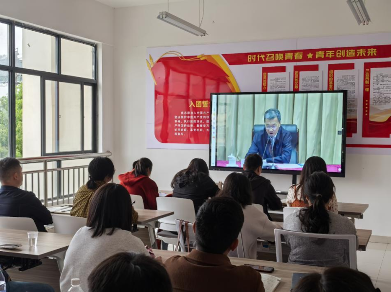全体辅导员参加全国高校辅导员人工智能专题培训