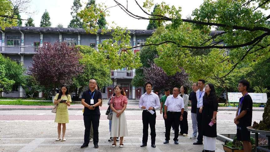 台江县中等职业学校到英超考察交流