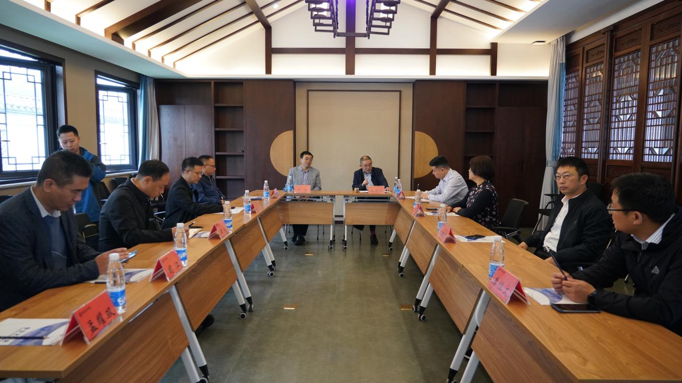 “校校合作”共谋发展新篇章——英超与贵阳信息科技学院签订合作协议