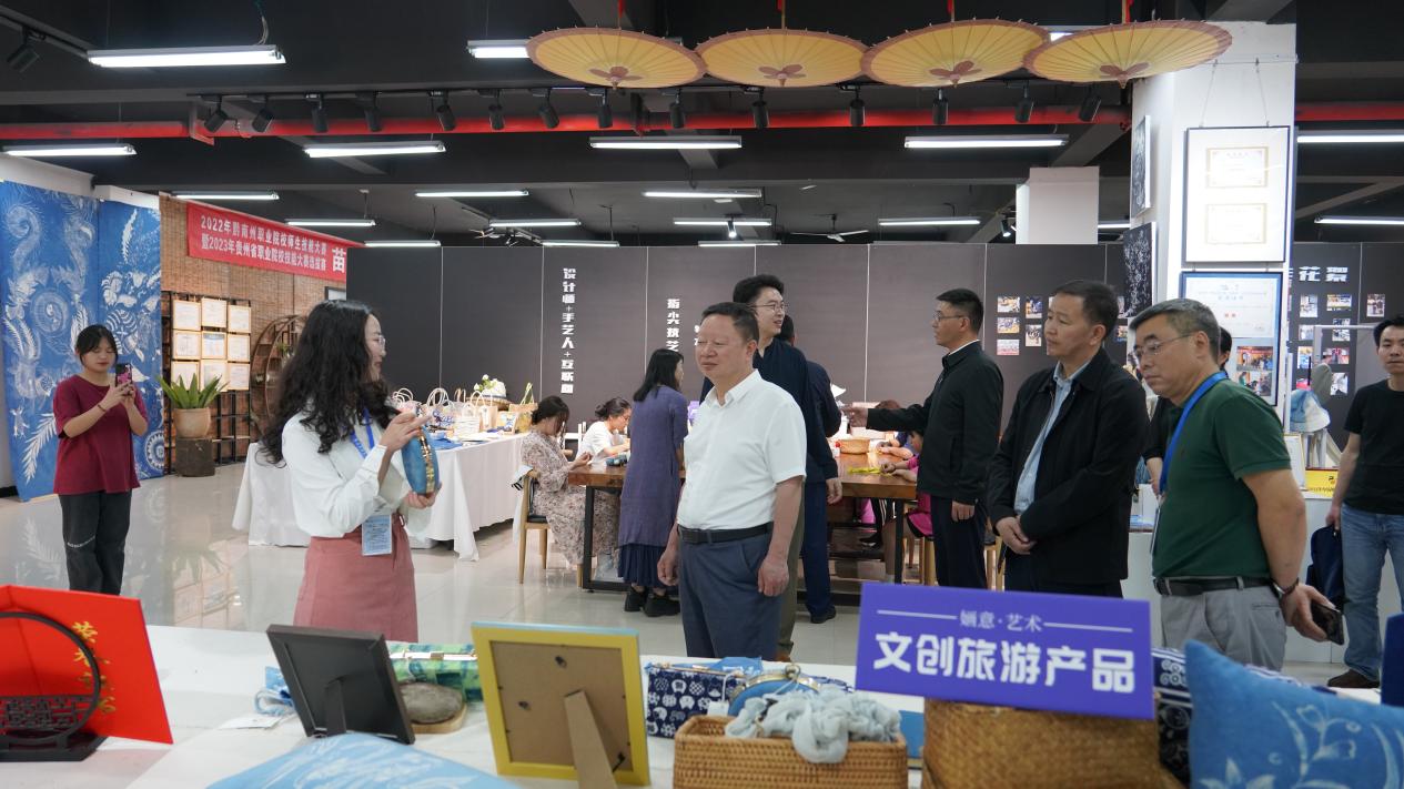 省委统战部副部长徐佑刚到英超调研